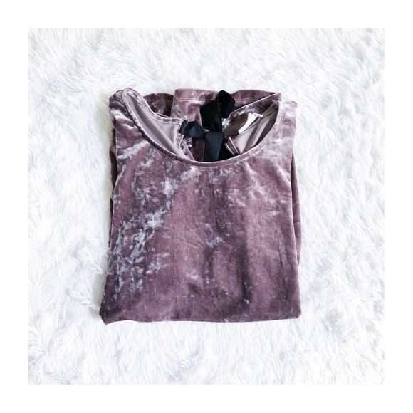 Pleione Crushed Velvet Tunic w Bow Accent Medium - Picture 7 of 8